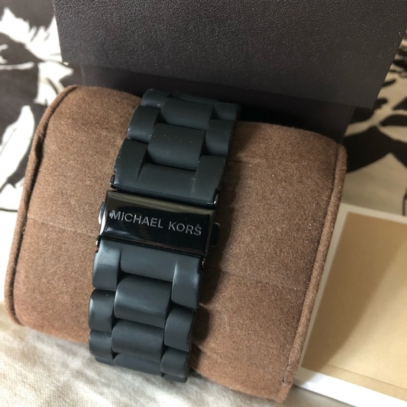 Michael Kors Large Men’s Watch - Picture 4 of 5
